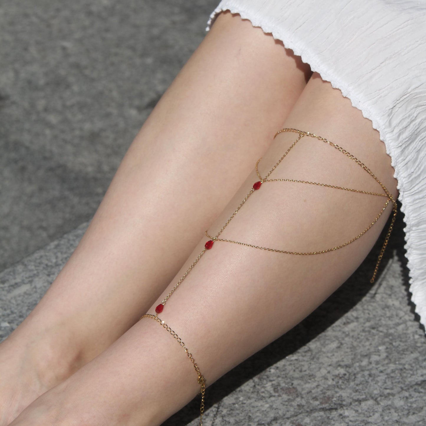Layered Leg Chain Bracelet with Crystals or Pearls, Boho Foot Jewelry, Trendy Multi-Layer Anklet, Elegant Summer Accessory for Women
