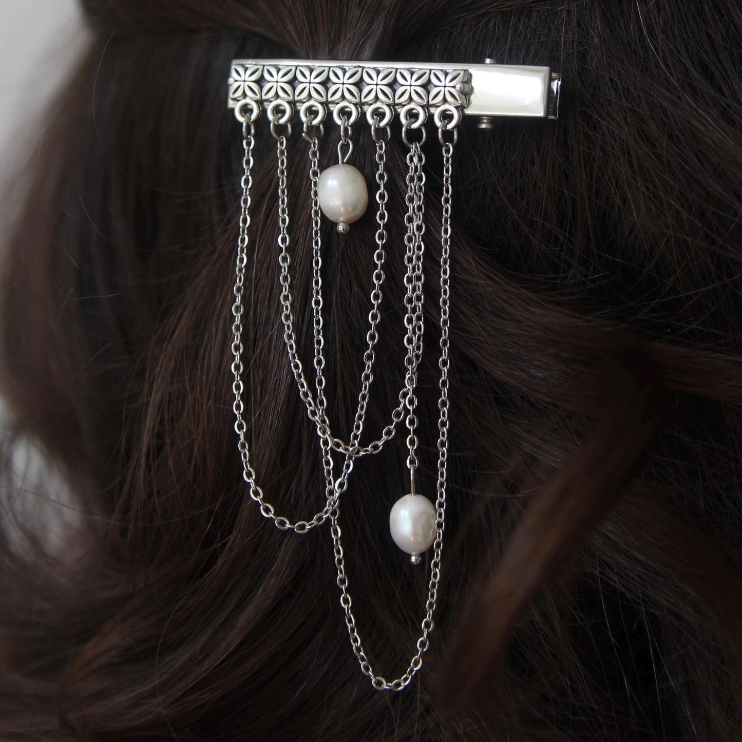flower hair clip with dangling chains and crystal or pearl drop, bridal boho wedding hair accessory, floral hairpiece for party or festival